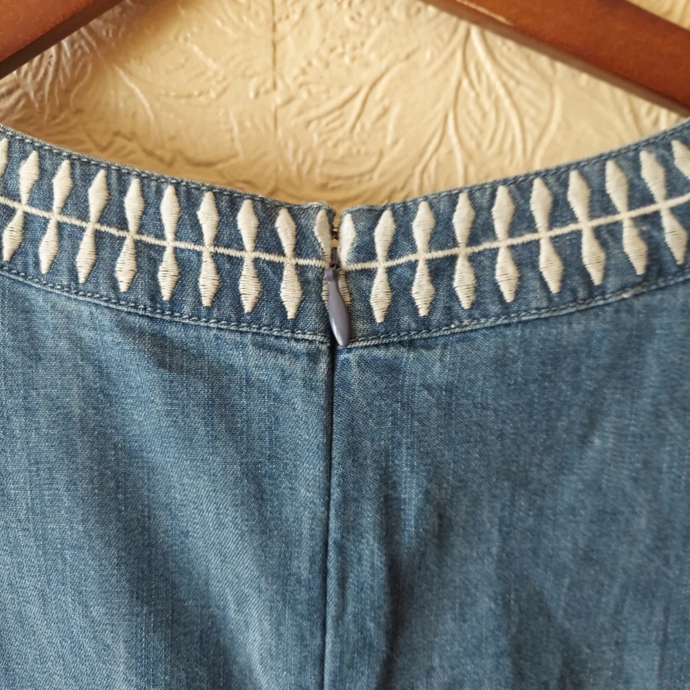 Talbots blue chambray short sleeve shift dress embroidered neckline Sz 6 Petite - Picture 6 of 8